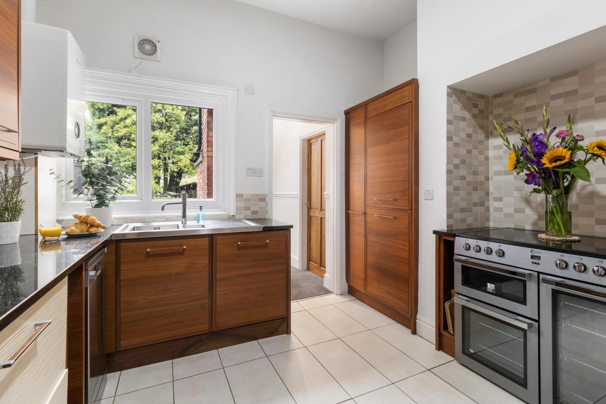 Elegant Malvhina Retreat On The Malvern Hills Грейт Малвърн Екстериор снимка