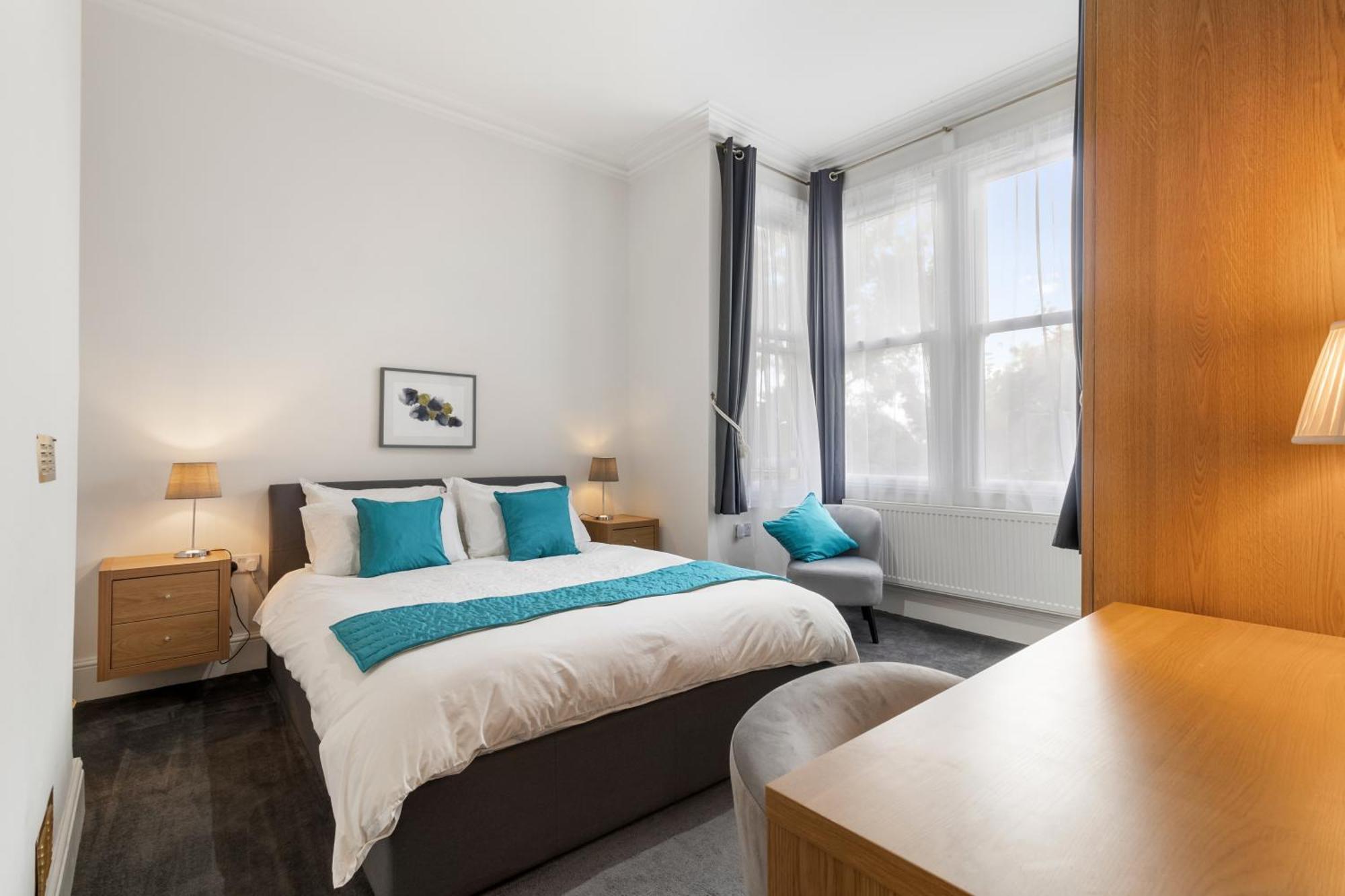 Elegant Malvhina Retreat On The Malvern Hills Грейт Малвърн Екстериор снимка