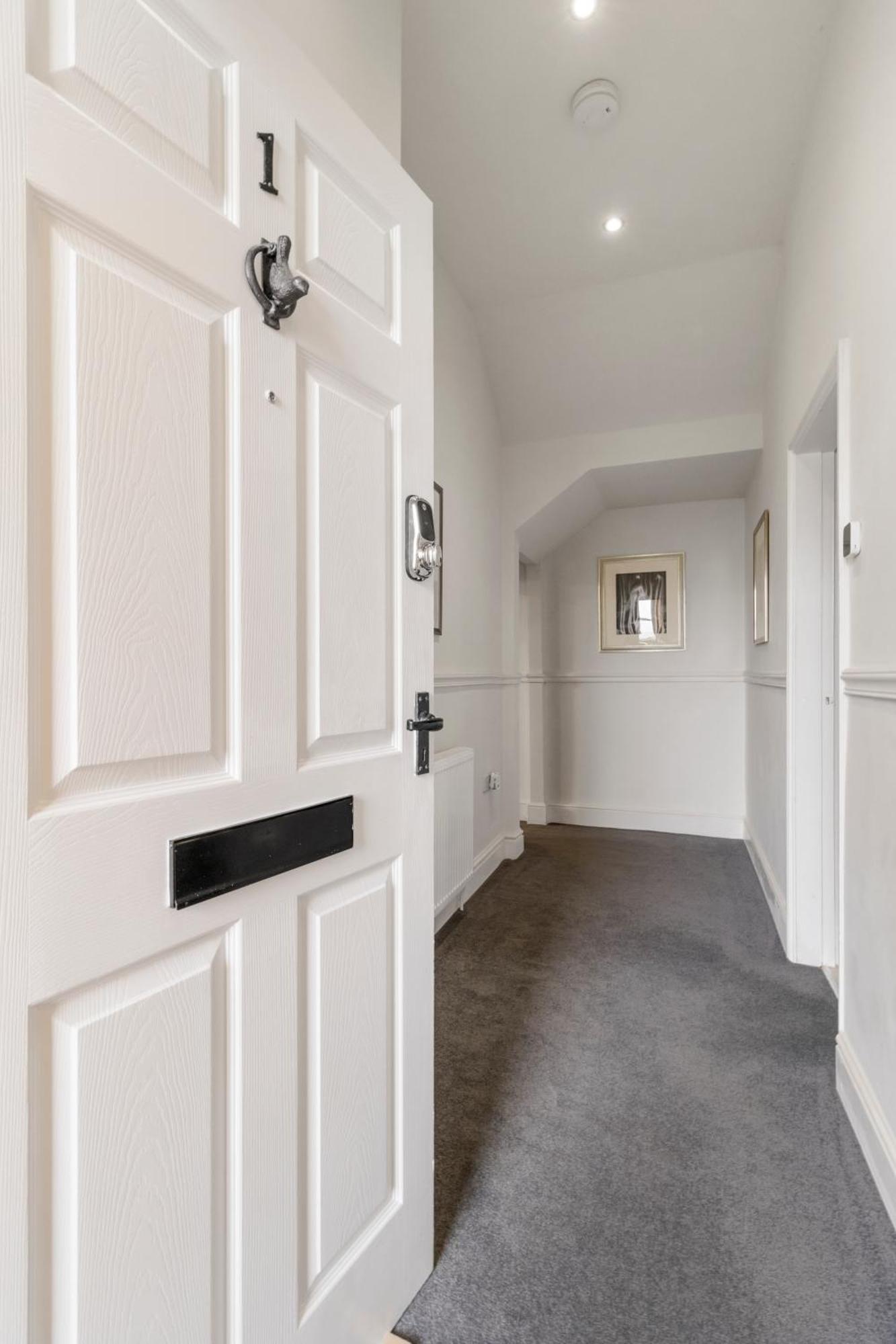 Elegant Malvhina Retreat On The Malvern Hills Грейт Малвърн Екстериор снимка